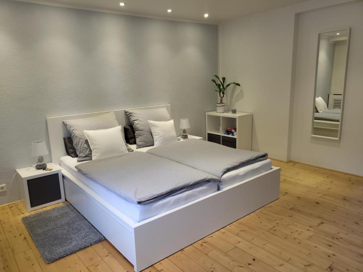 Tritt Ein Bring Glueck Herein - Exquisite 75 Qm - Messenaehe - Parkplatz - Flughafennaehe دوسلدورف المظهر الخارجي الصورة