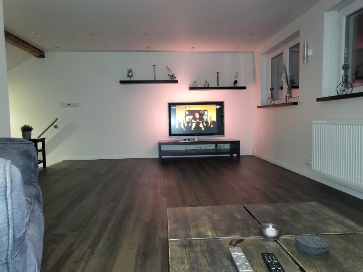 Tritt Ein Bring Glueck Herein - Exquisite 75 Qm - Messenaehe - Parkplatz - Flughafennaehe دوسلدورف المظهر الخارجي الصورة